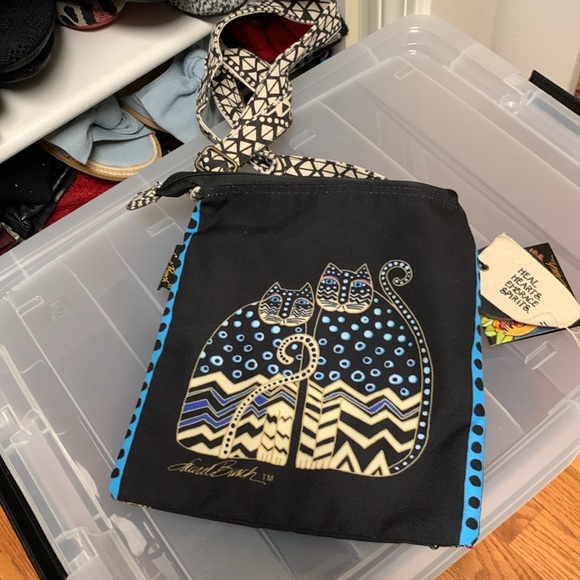 Lauren Burch Cat crossbody NWT. 8 x 10” tags on never carried - Picture 4 of 9